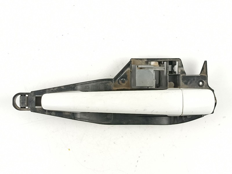 Recambio de manilla trasera izquierda para peugeot 308 1.6hdi 9h05 112cv 6velocidades referencia OEM IAM 9672961180  