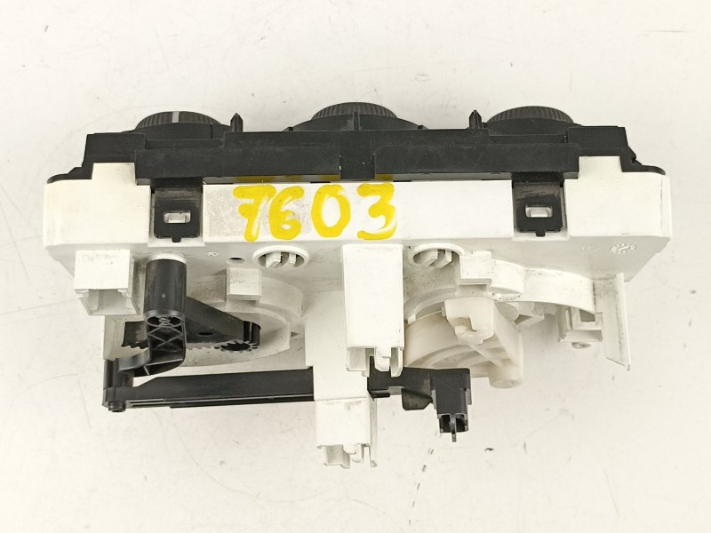 Recambio de mandos calefaccion aire para peugeot 308 1.6hdi 9h05 112cv 6velocidades referencia OEM IAM 6452G1 69947013 
