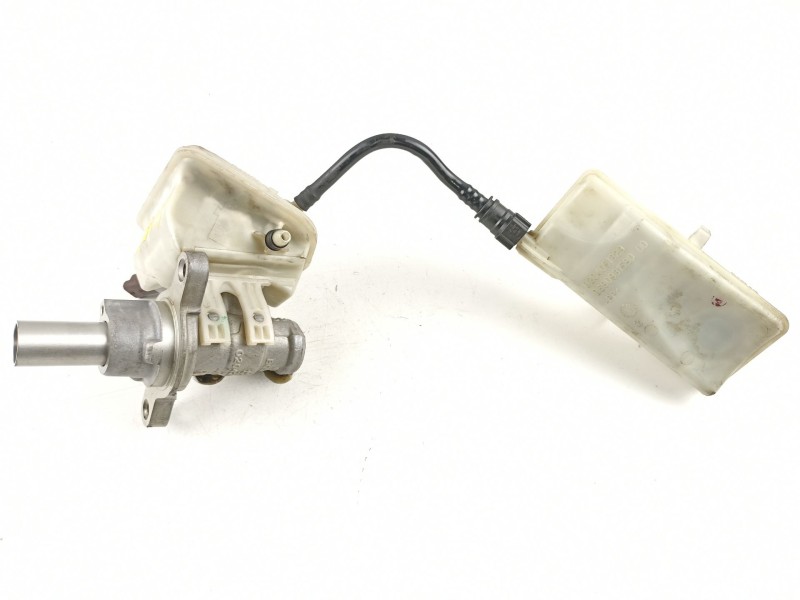 Recambio de bomba de freno para peugeot 308 1.6hdi 9h05 112cv 6velocidades referencia OEM IAM 4601V1 0204051007 