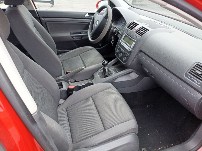 volkswagen golf v berlina (1k1) del año 2003