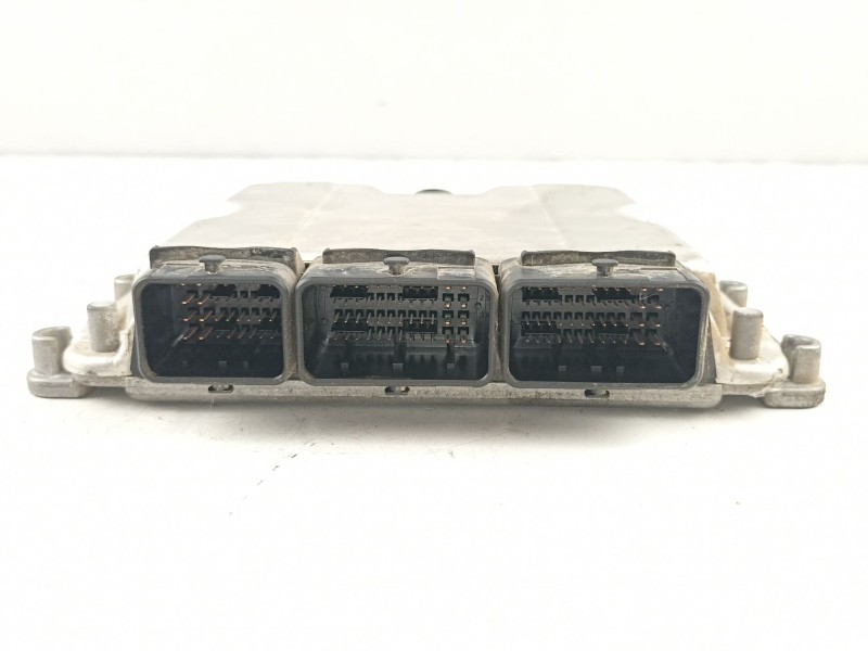 Recambio de centralita para renault trafic 1.9 dci referencia OEM IAM 820051608 0281010632 