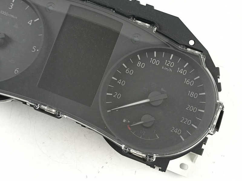 Recambio de cuadro instrumentos para nissan x-trail (t32) g11 1.7 turbo diesel r9n referencia OEM IAM 2001090040 7FV3A 