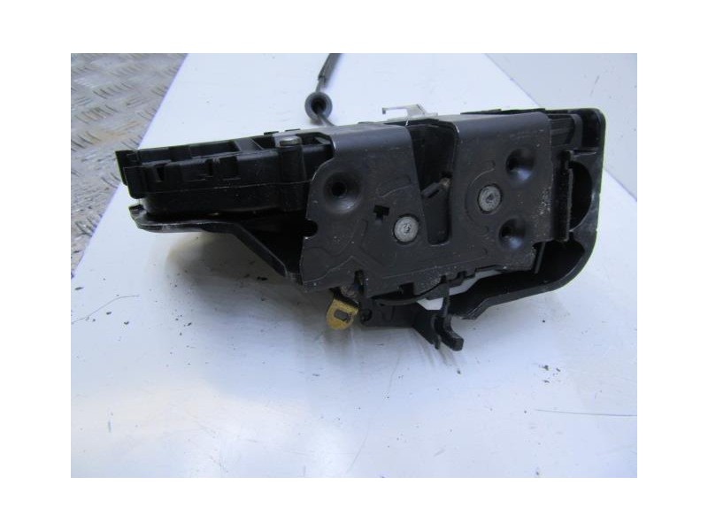 Recambio de cerradura pta. tras. dch. : volvo s40 : 2.0 td (135,96cv) [2005] para volvo s40 2.0 td referencia OEM IAM 30699458  