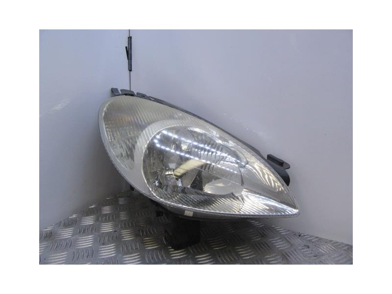 Recambio de faro dcho. : citroen xsara picasso : 1.6 g (95,17cv) [2001] para citroen xsara picasso 1.6 g referencia OEM IAM 9631