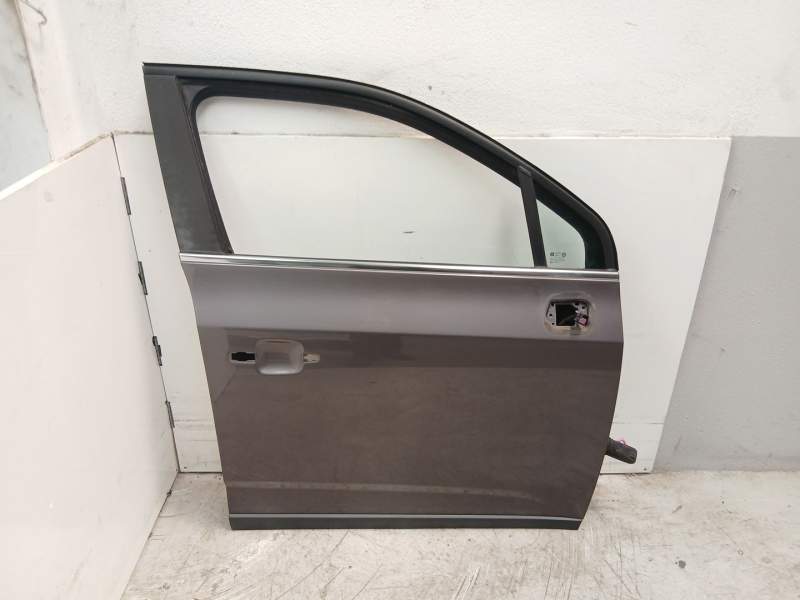 Recambio de puerta delantera derecha para chevrolet orlando (j309) 2.0 d referencia OEM IAM 95242605  