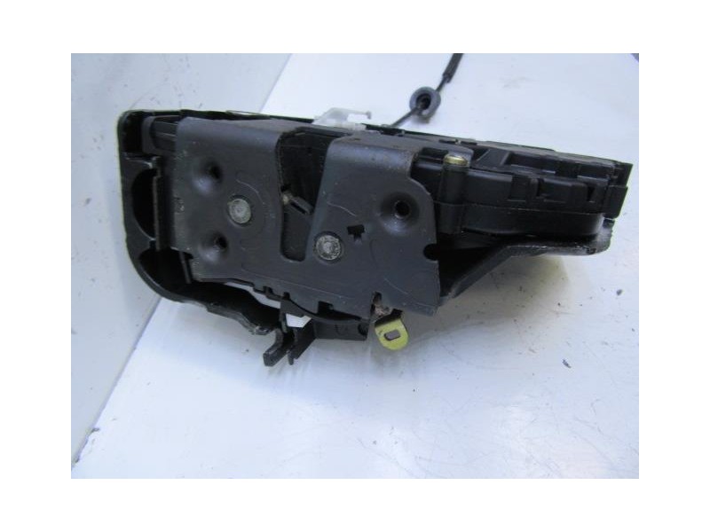 Recambio de cerradura pta. tras. izq. : volvo s40 : 2.0 td (135,96cv) [2005] para volvo s40 2.0 td referencia OEM IAM 30699452  