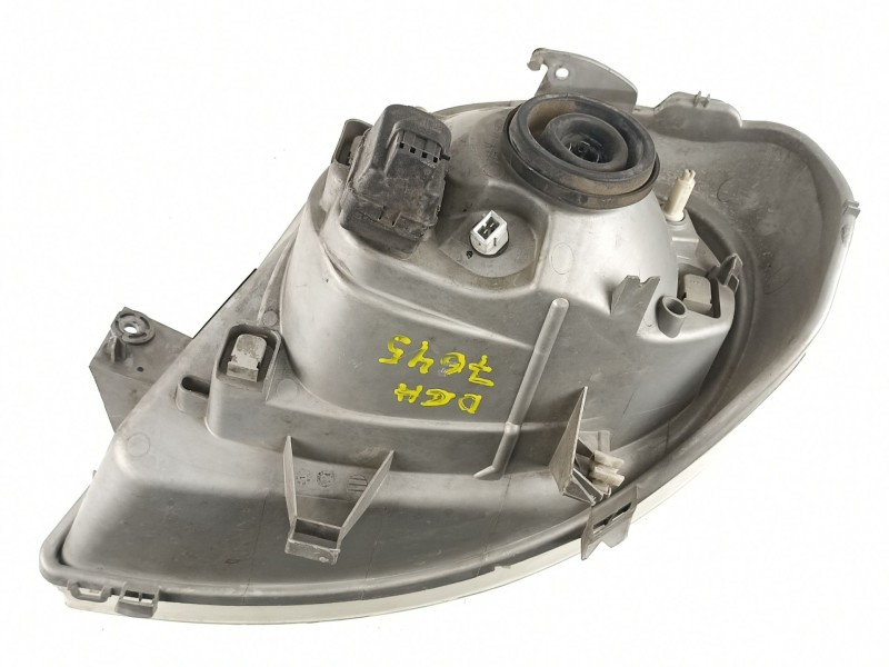 Recambio de faro derecho para renault trafic jl 1.9 dci jlbc referencia OEM IAM 7700311372 91165720 