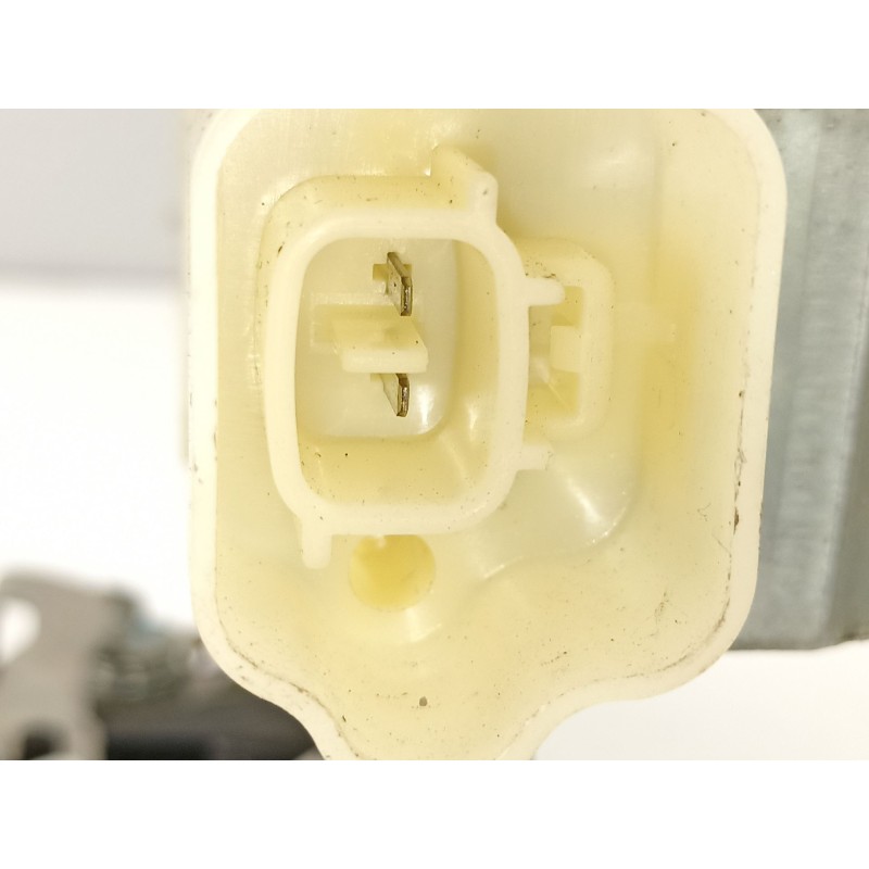 Recambio de cerradura puerta trasera derecha para isuzu pick up 3.0 td referencia OEM IAM 8980121980  