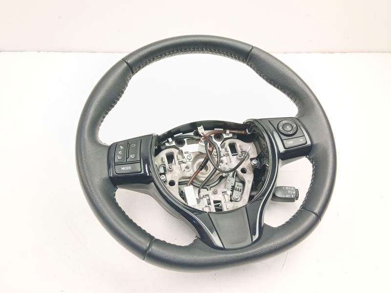Recambio de volante para toyota yaris (_p13_) 1.5 hybrid (nhp130_) referencia OEM IAM 451000D49024 310374599BMYAA 