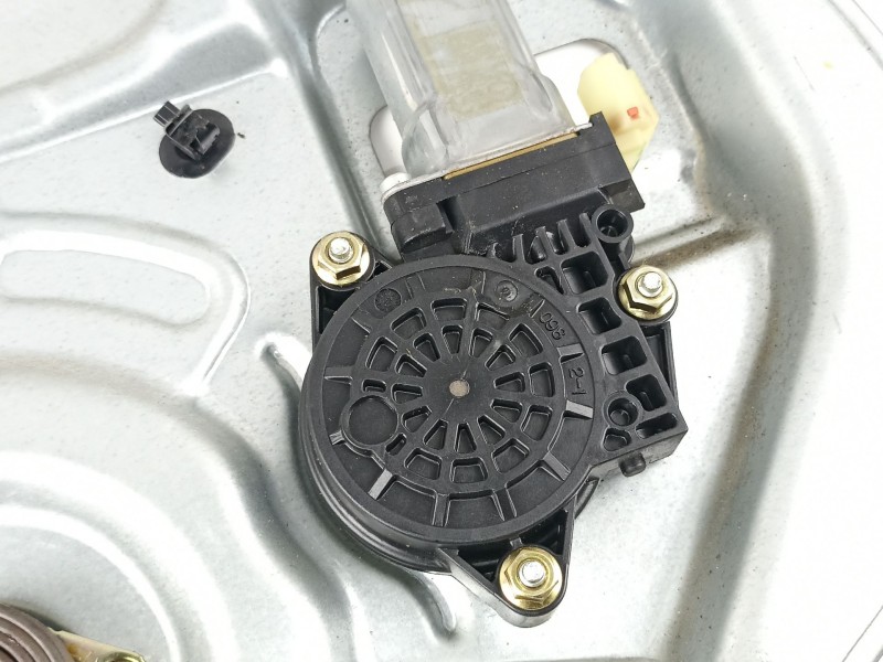 Recambio de elevalunas delantero izquierdo para hyundai tucson (jm) 2.0 crdi referencia OEM IAM 824702E010  