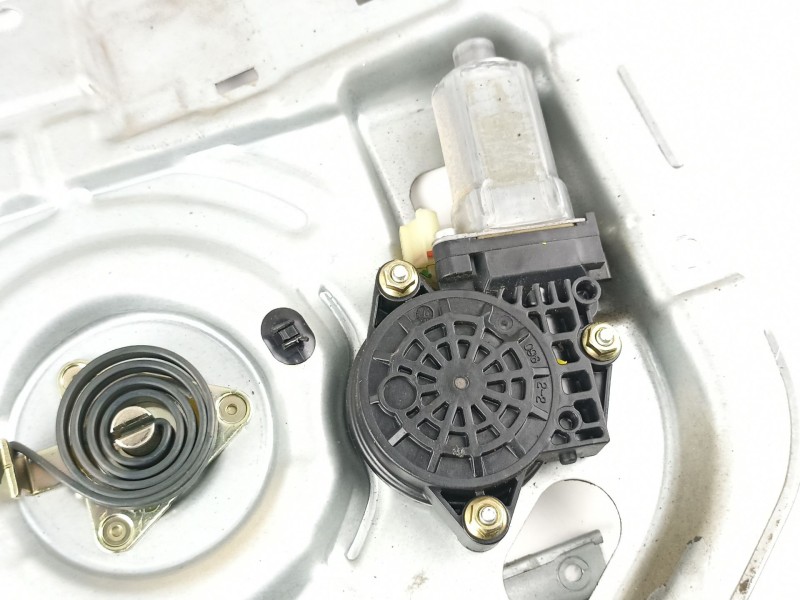 Recambio de elevalunas trasero izquierdo para hyundai tucson (jm) 2.0 crdi referencia OEM IAM 834702E010  