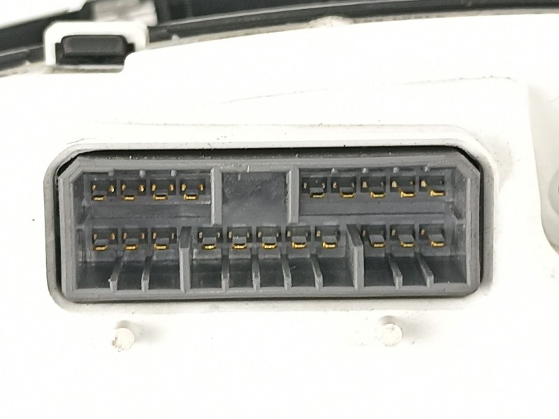 Recambio de cuadro instrumentos para hyundai tucson (jm) 2.0 crdi referencia OEM IAM 940232E420 11001003300H 