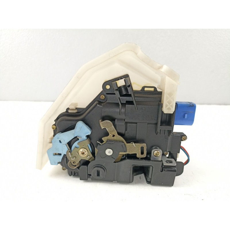 Recambio de cerradura puerta trasera izquierda para volkswagen golf v 1.9 tdi bxe - 1k - 5v referencia OEM IAM 7L0839015 1K08393