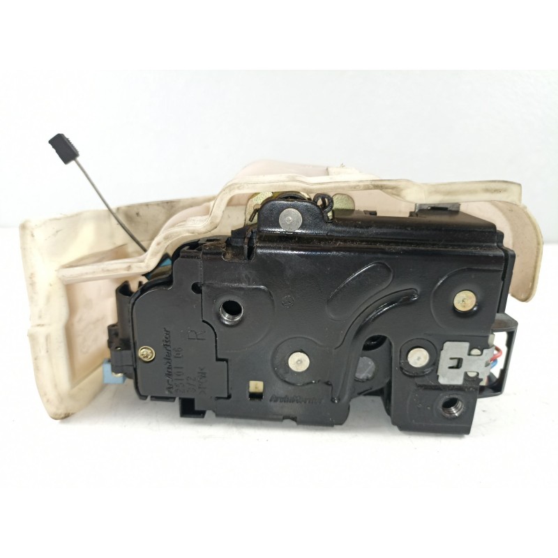 Recambio de cerradura puerta delantera derecha para volkswagen golf v 1.9 tdi bxe - 1k - 5v referencia OEM IAM 3D1837016 1K08373