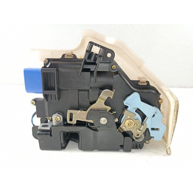 Recambio de cerradura puerta delantera derecha para volkswagen golf v 1.9 tdi bxe - 1k - 5v referencia OEM IAM 3D1837016 1K08373