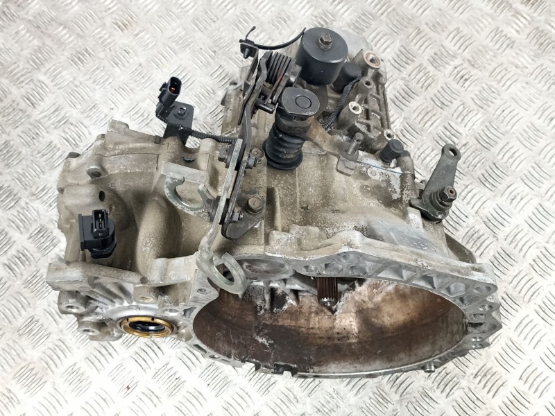 Recambio de caja cambios 5v turbo diesel para hyundai getz 1.5 d referencia OEM IAM J52271  