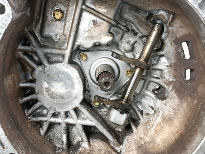 Recambio de caja cambios 5v turbo diesel para hyundai getz 1.5 d referencia OEM IAM J52271  