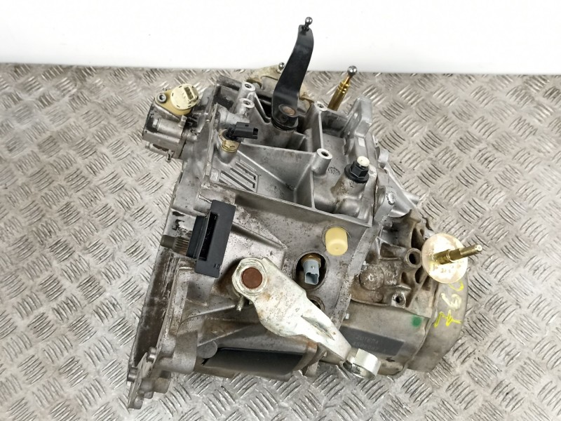 Recambio de caja cambios 5v diesel para citroen berlingo 1.9 d -wjy referencia OEM IAM 20TE24  