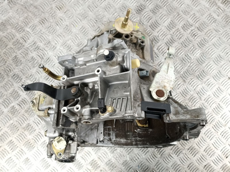 Recambio de caja cambios 5v diesel para citroen berlingo 1.9 d -wjy referencia OEM IAM 20TE24  