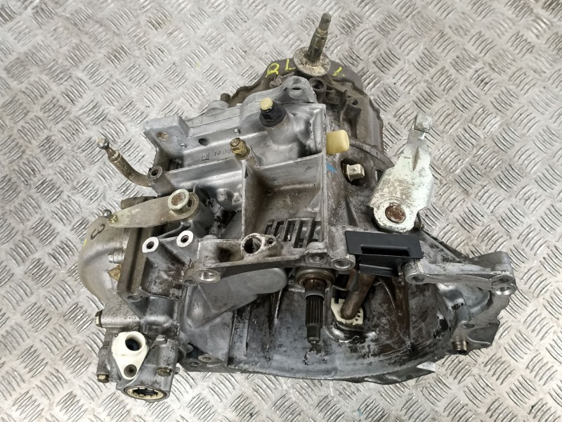 Recambio de caja cambios 5v diesel para peugeot 205 1.8 d referencia OEM IAM 20TA80  