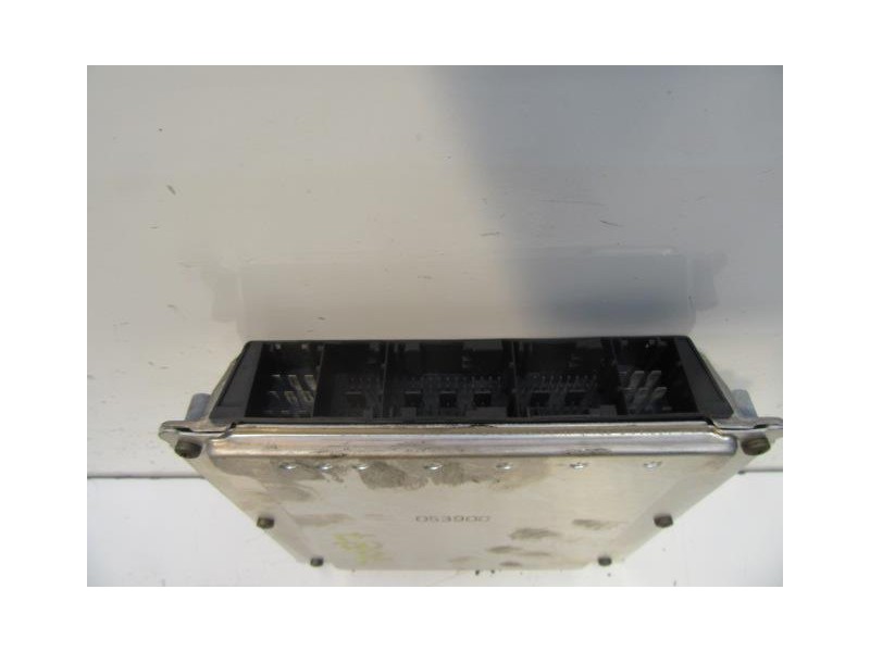 Recambio de centralita : m. benz vaneo : 1.7 cdi [2004] para m. benz vaneo 1.7 cdi referencia OEM IAM A0285451732  