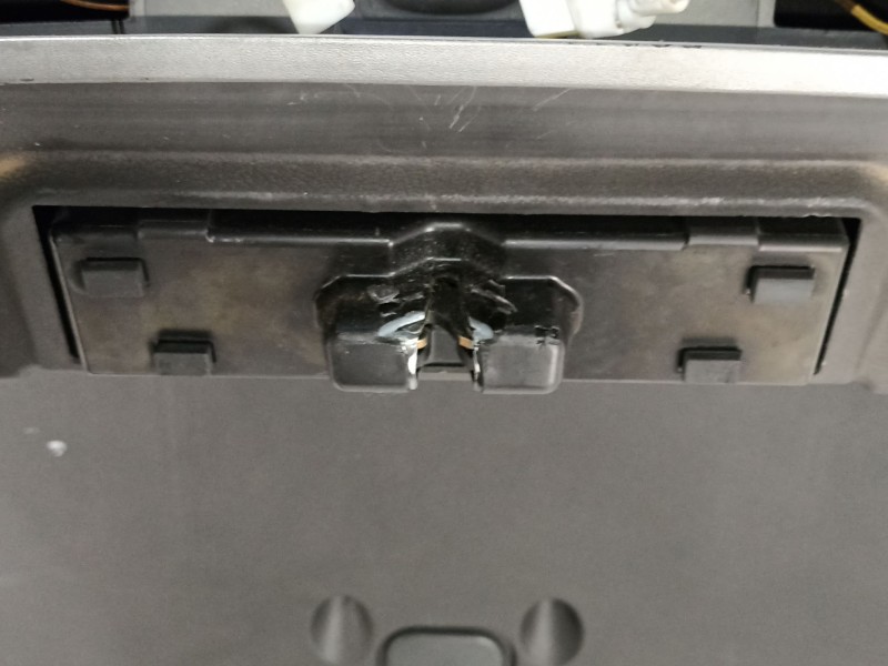 Recambio de maletero para renault megane 1.9 dci (119,64)descapotable referencia OEM IAM 7751477223 7751474291 