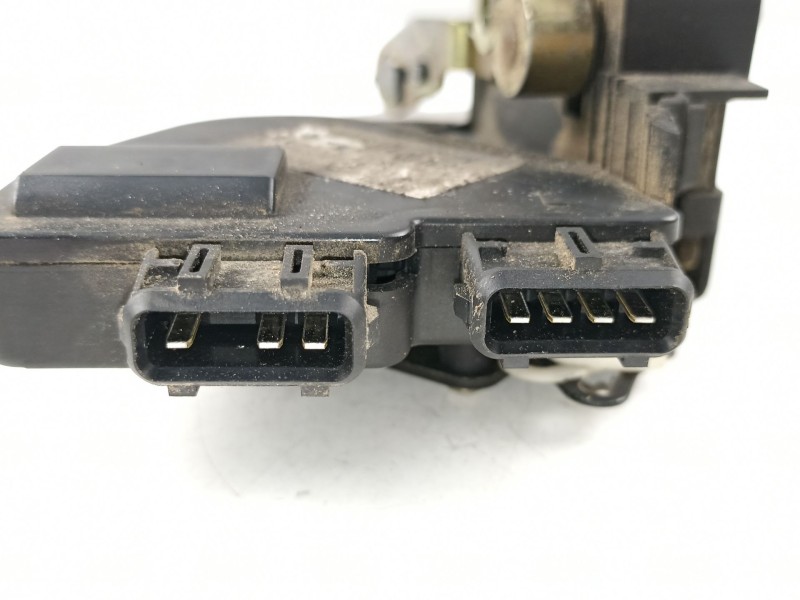 Recambio de cerradura puerta trasera izquierda para volvo s70 2.5 d referencia OEM IAM 9203638  