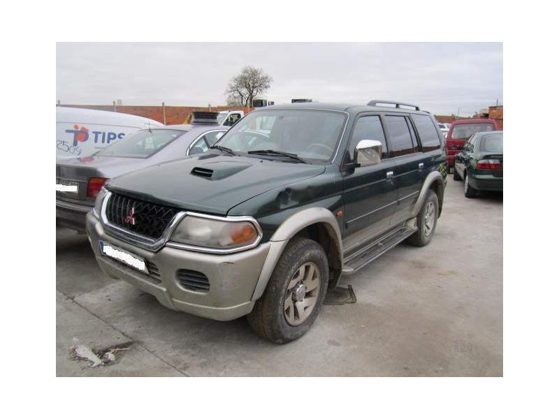 mitsubishi montero del año 2000