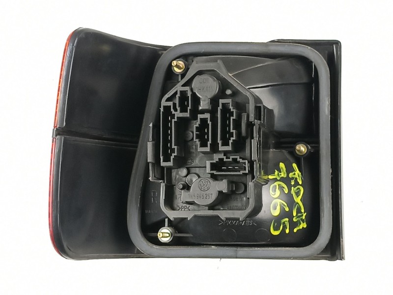 Recambio de piloto trasero derecho para volkswagen vento 1.6 g-abu referencia OEM IAM 1H5945112B  