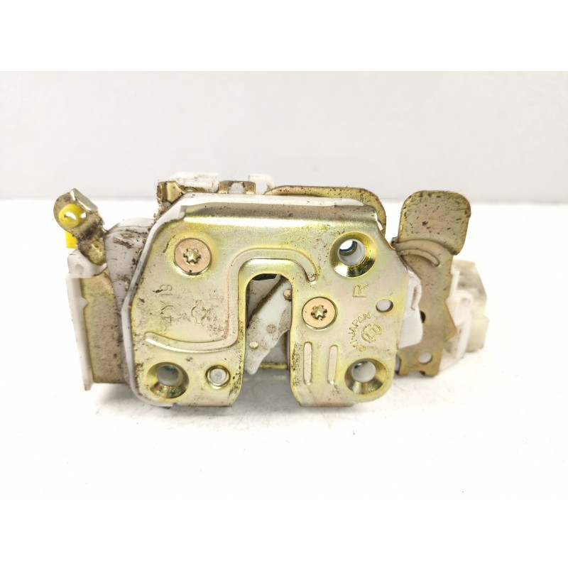 Recambio de cerradura puerta trasera derecha para nissan navara 2.5 td sport referencia OEM IAM 805025P010 805525P003 