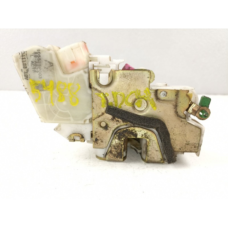 Recambio de cerradura puerta trasera derecha para nissan navara 2.5 td sport referencia OEM IAM 805025P010 805525P003 