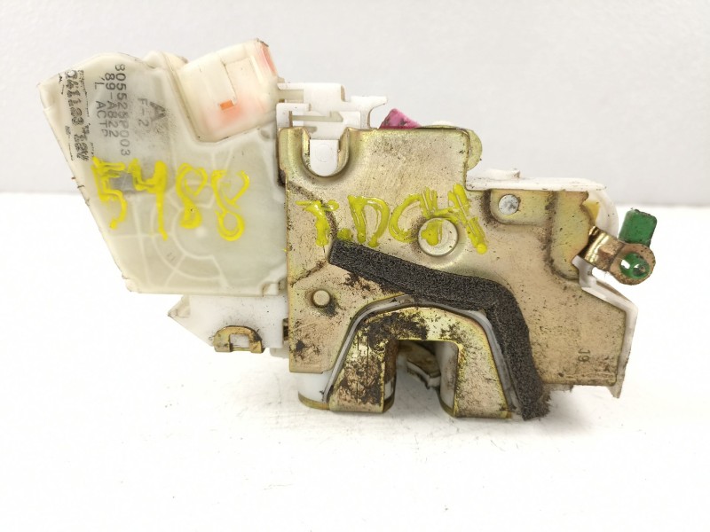 Recambio de cerradura puerta trasera derecha para nissan navara 2.5 td sport referencia OEM IAM 805025P010 805525P003 