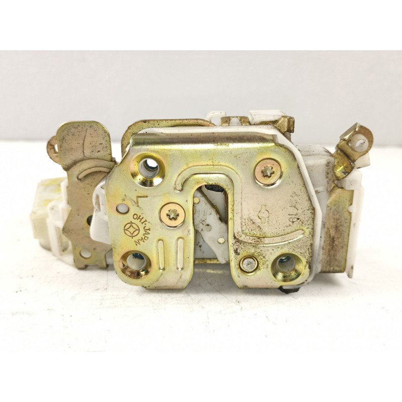 Recambio de cerradura puerta trasera izquierda para nissan navara 2.5 td sport referencia OEM IAM 805035P010 805525P003 