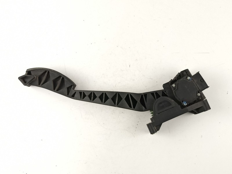 Recambio de potenciometro aceleracion para alfa romeo 147 1.6 g referencia OEM IAM 46755863 0281002380 