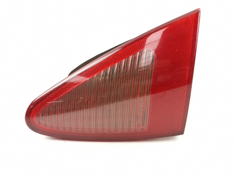 Recambio de piloto porton derecho para alfa romeo 147 1.6 g referencia OEM IAM 46556346 46747825 03321010