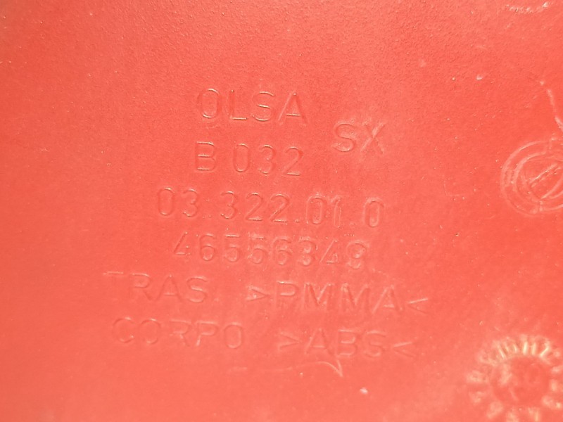 Recambio de piloto trasero izquierdo para alfa romeo 147 1.6 g referencia OEM IAM 46556349 03322010 