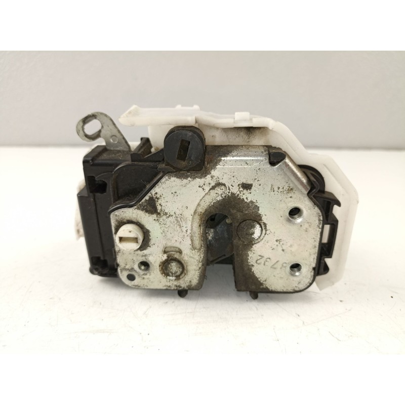 Recambio de cerradura puerta trasera izquierda para alfa romeo 159 2.4 td 4x4/939a9000 4p referencia OEM IAM 50513060  