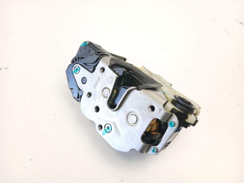 Recambio de cerradura puerta trasera izquierda para chevrolet orlando (j309) 2.0 d referencia OEM IAM 13503807  