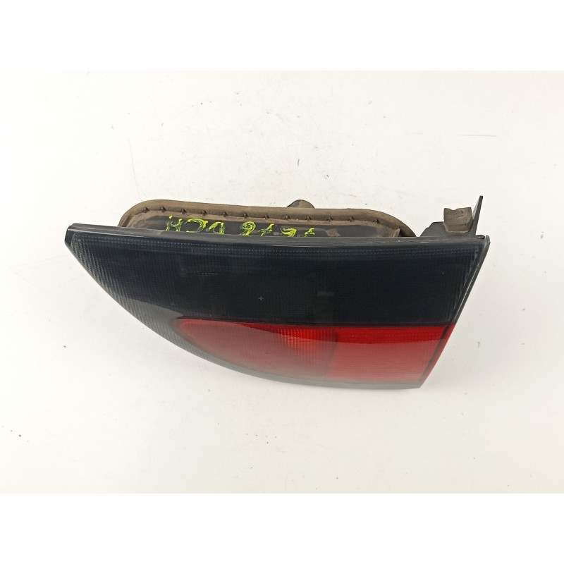 Recambio de piloto porton derecho para renault megane 1.9 td d-f8q referencia OEM IAM 7700838533 37400999 