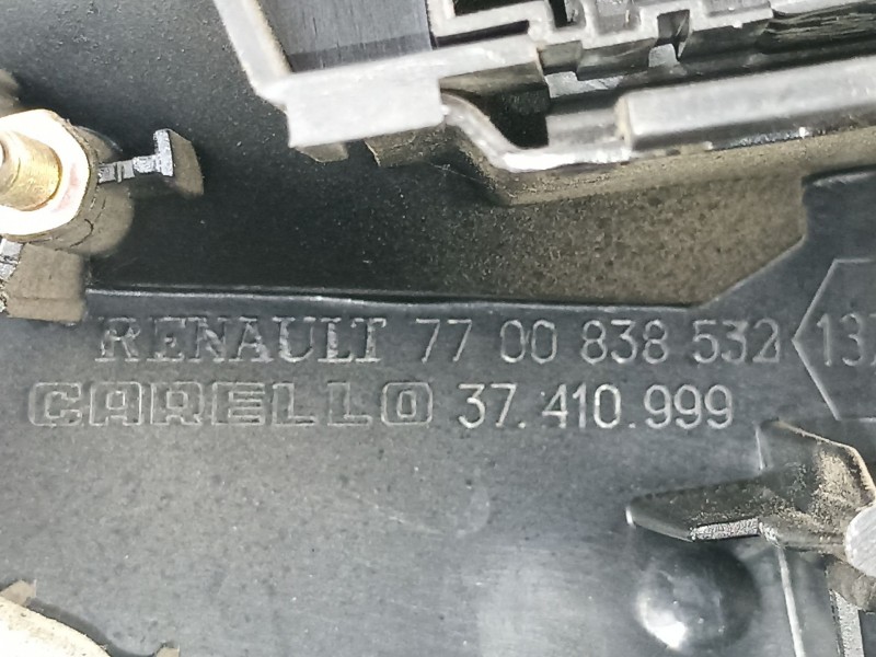 Recambio de piloto porton izquierdo para renault megane 1.9 td d-f8q referencia OEM IAM 7700838532 37410999 