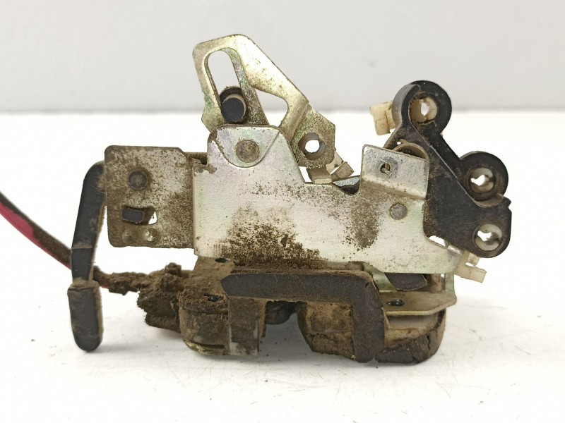 Recambio de cerradura puerta trasera derecha para tata safari 1.9 d referencia OEM IAM   