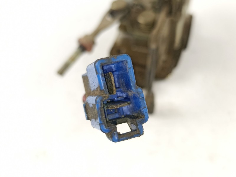 Recambio de cerradura puerta trasera derecha para tata safari 1.9 d referencia OEM IAM   