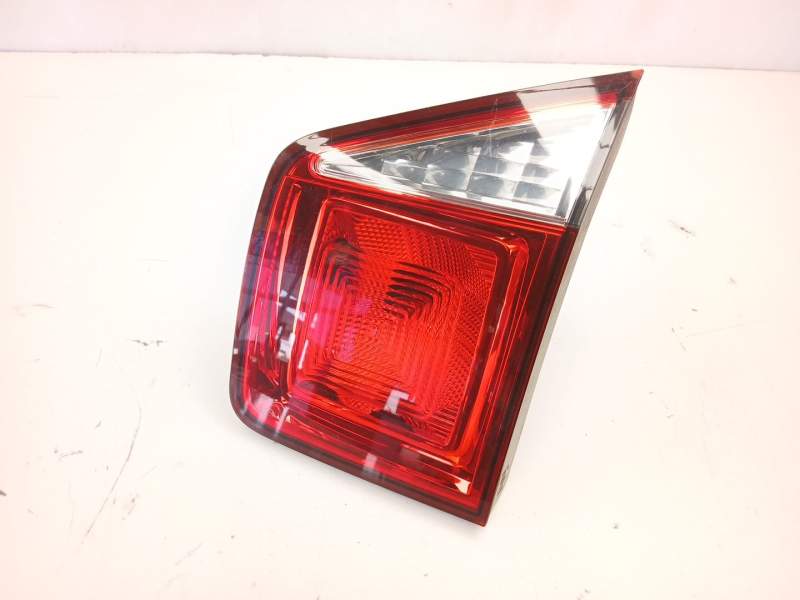 Recambio de piloto porton derecho para chevrolet orlando (j309) 2.0 d referencia OEM IAM 42334062  