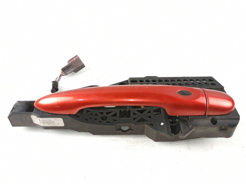 Recambio de manilla delantera derecha para renault clio 1.5 dci referencia OEM IAM 806060204R  