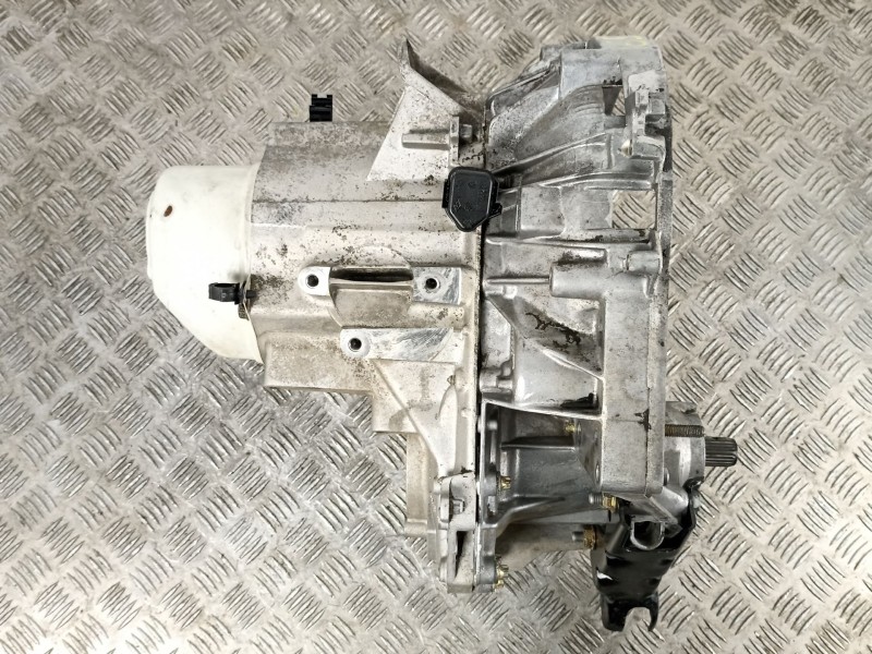 Recambio de caja cambios 5v diesel para renault express 1.9 d referencia OEM IAM JB1157  