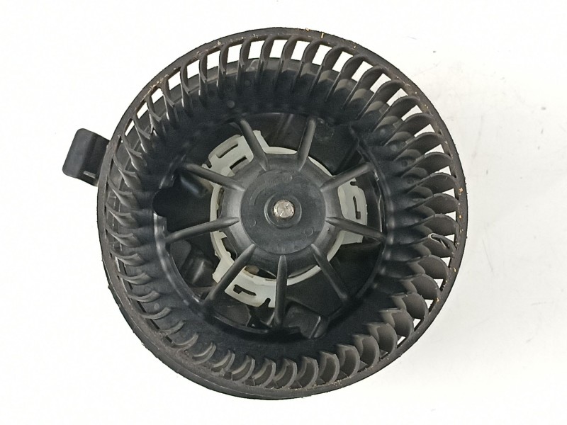 Recambio de motor calefaccion para renault megane 1.5 dci d/k9k f7 referencia OEM IAM 7701056965  