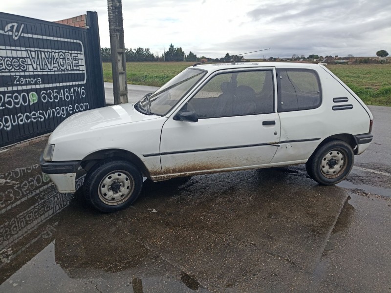 peugeot 205 del año 1994