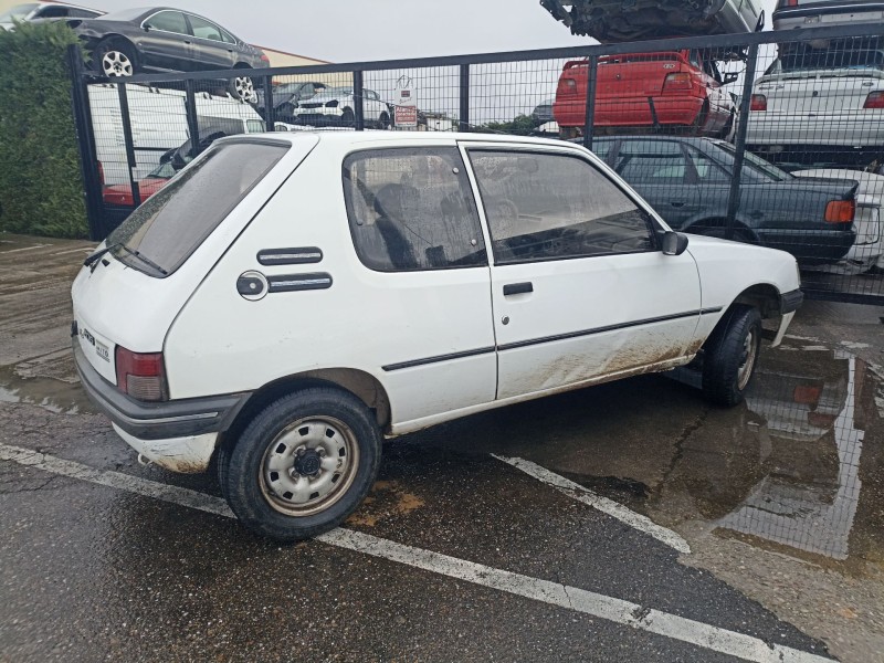 peugeot 205 del año 1994