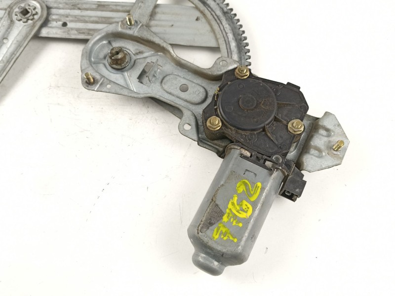 Recambio de elevalunas delantero derecho para peugeot 205 1.8 d -a9a referencia OEM IAM 922256  400128A