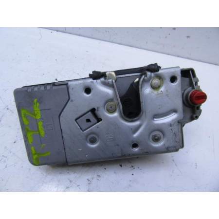 Recambio de cerradura puerta delantera izquierda para toyota corolla 1.6 g referencia OEM IAM 6904002151  